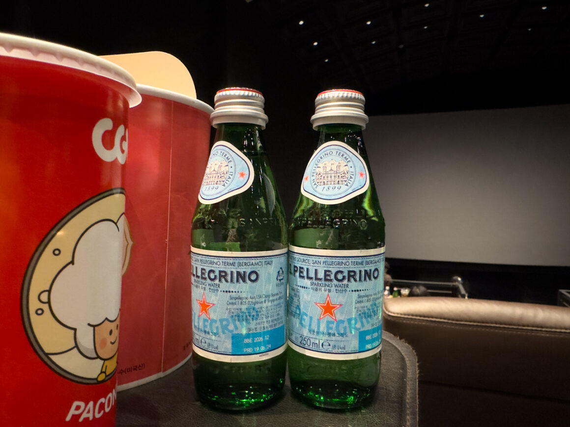 용산 CGV 골드클래스에서의 미키 17 03