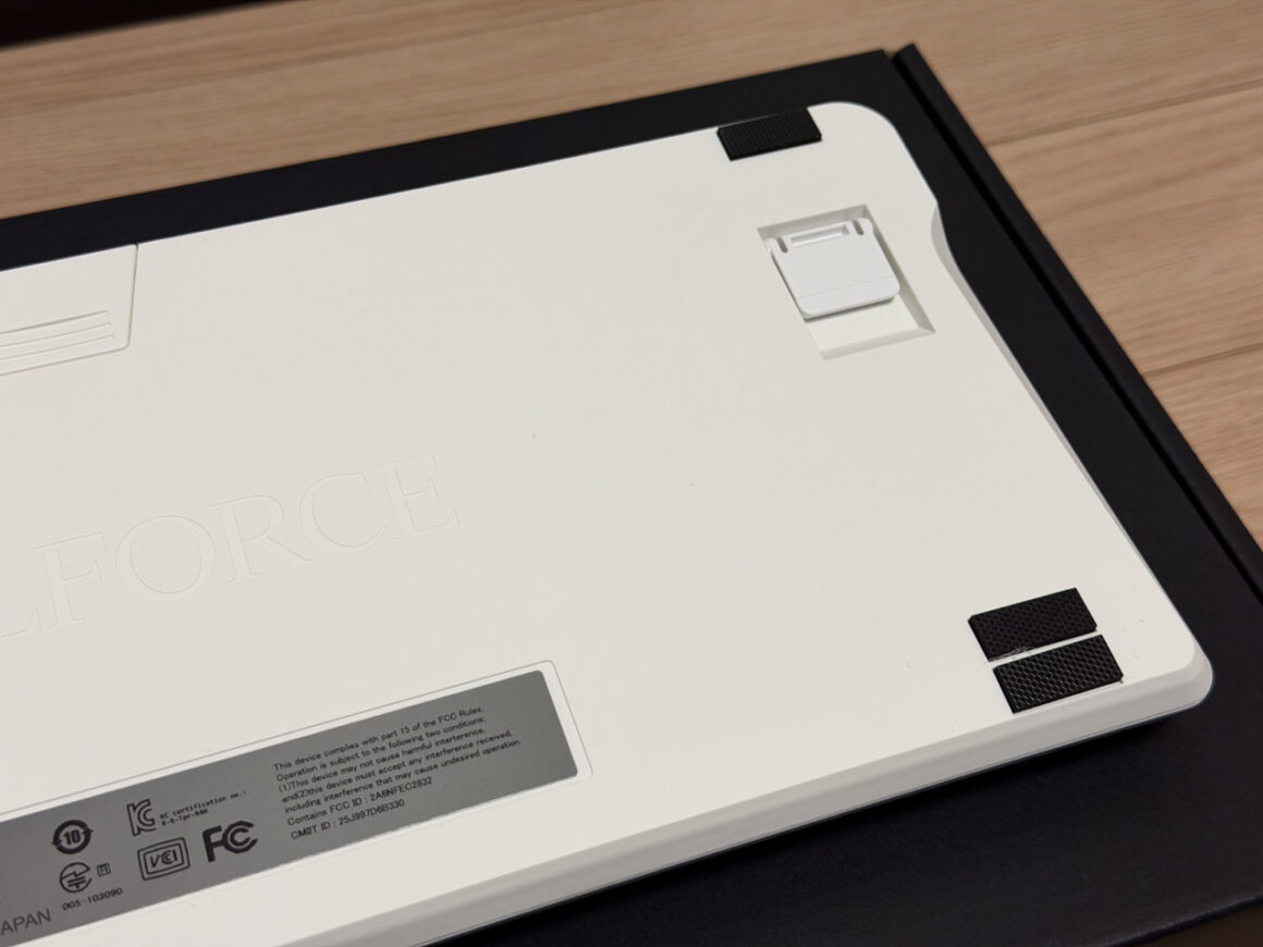 리얼포스 R4 텐키리스 화이트 06